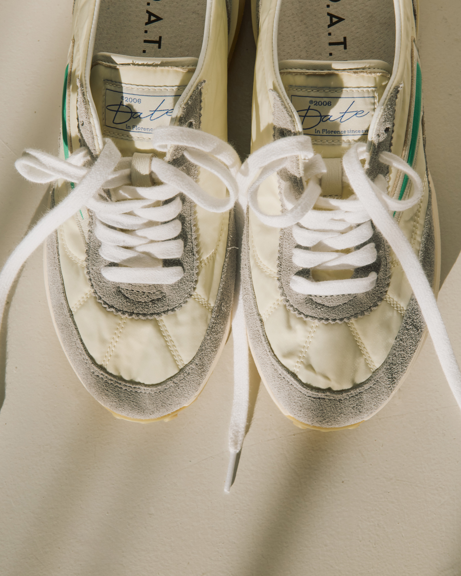 【D.A.T.E.】 大人スニーカーの決定版！ しかもピンクの替え紐付き | GOOD THINGS Vol.95