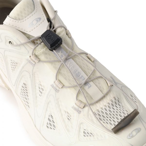 大人カジュアルは“スニーカー次第”【40代ファッション】