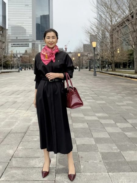 【エクラ 華組 松ヶ崎由紀子さん】綺麗めにもカジュアルにも着こなせる♪50代におすすめE by eclatワンピースコーディネート