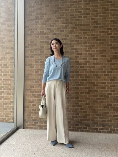 【エクラ 華組　根村麻里さん】E by eclat 「シルクカシミヤ混 浅Vネックニット」極上の肌触りと美しい光沢、重宝する一枚間違いなしです！