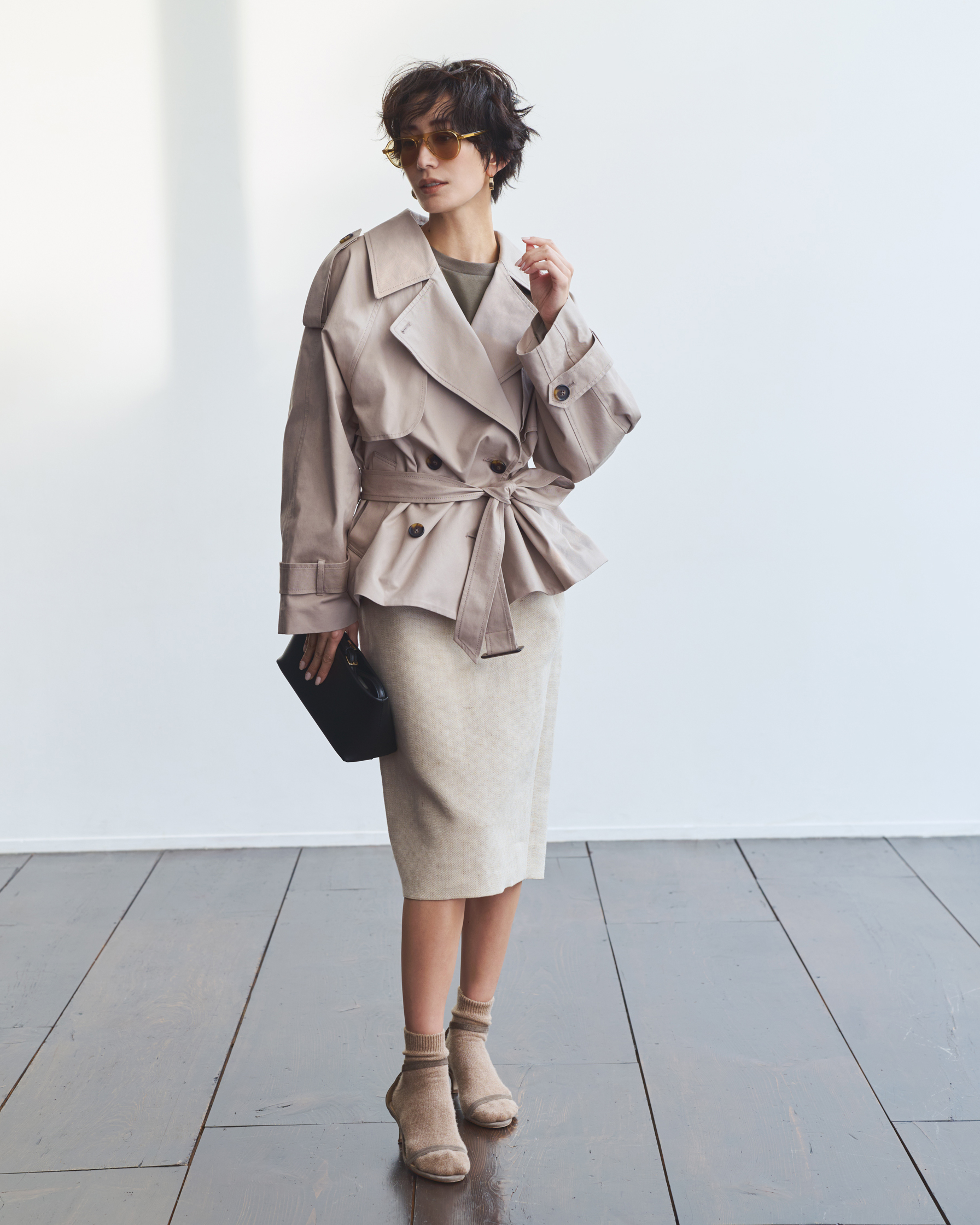 【LIVEレポート】神山まりあさんコラボアイテムを本人コメント付きで紹介｜トレンチ・Tシャツ・パンツ