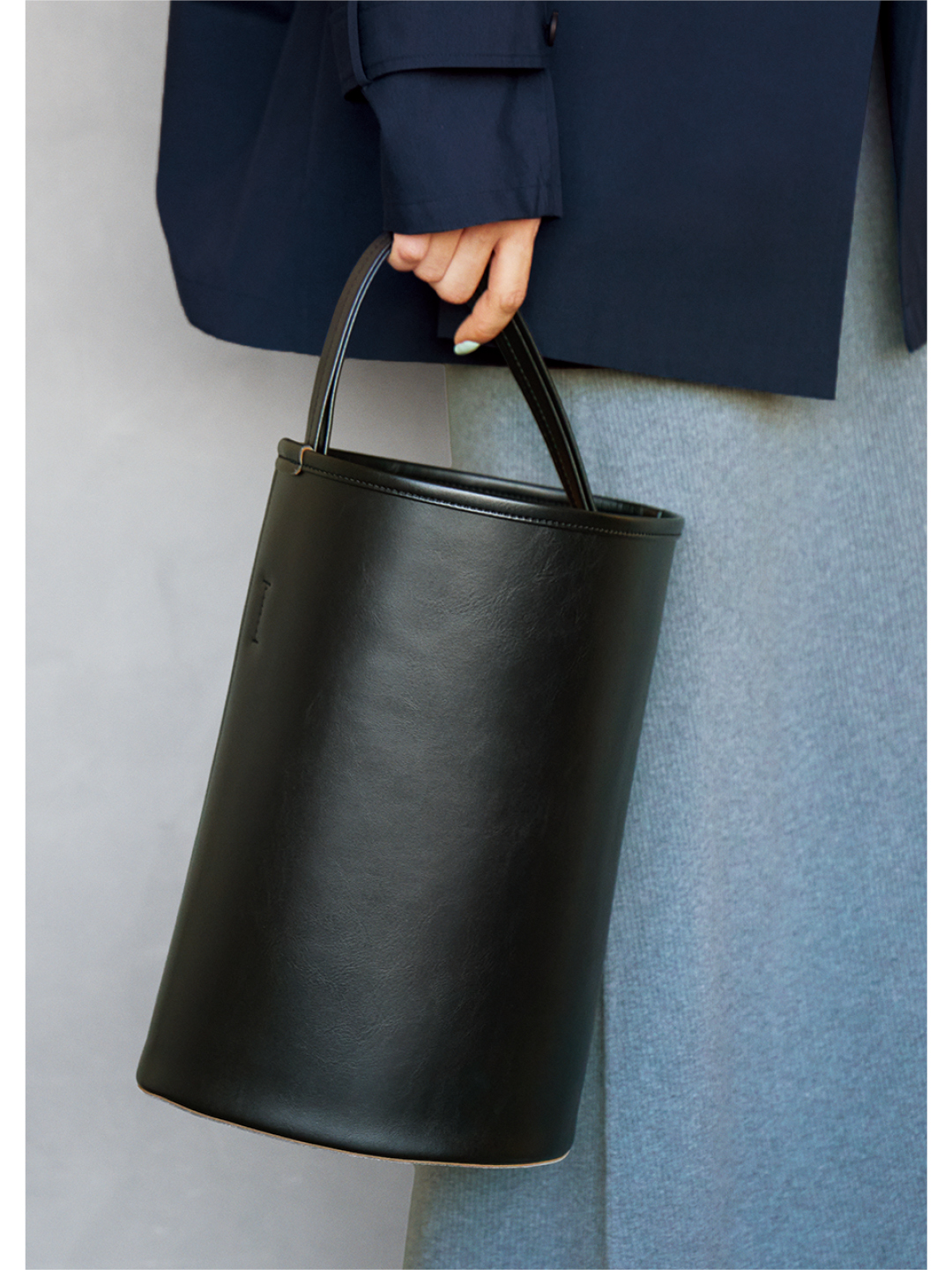 スキューのHalf Cylinder bucket bag （LARGE）サブカット2