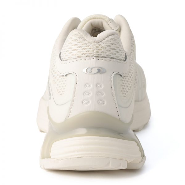 大人カジュアルは“スニーカー次第”【40代ファッション】