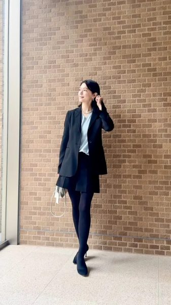 【エクラ 華組　根村麻里さん】E by eclat 「シルクカシミヤ混 浅Vネックニット」極上の肌触りと美しい光沢、重宝する一枚間違いなしです！