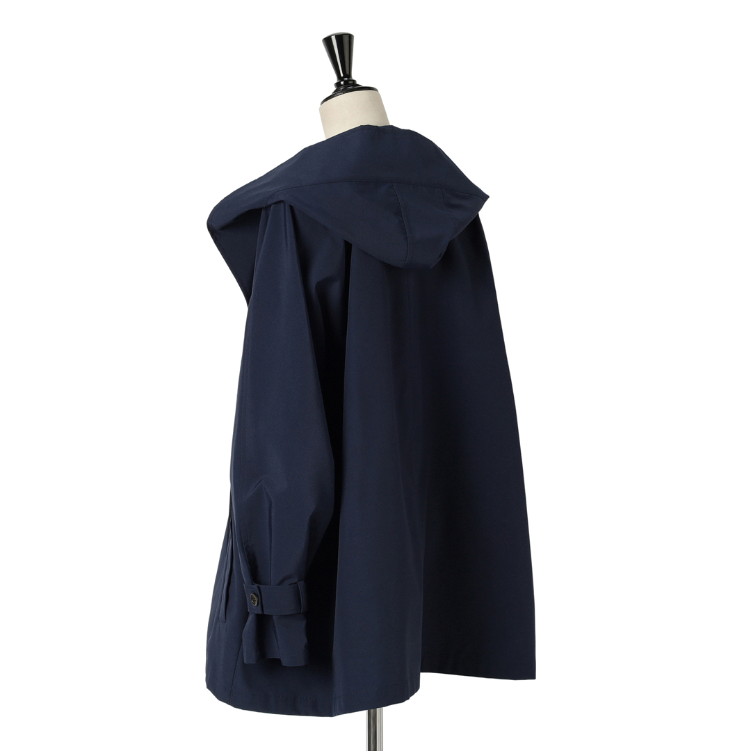 ヴァシュモンのタフタショートトレンチサブカット