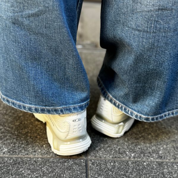 大人カジュアルは“スニーカー次第”【40代ファッション】