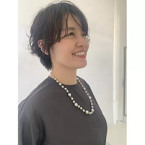 【50代 ファッション】売れ続けるのは理由がある！「ボン マジック」の白蝶バロックパールを今こそ手に入れて