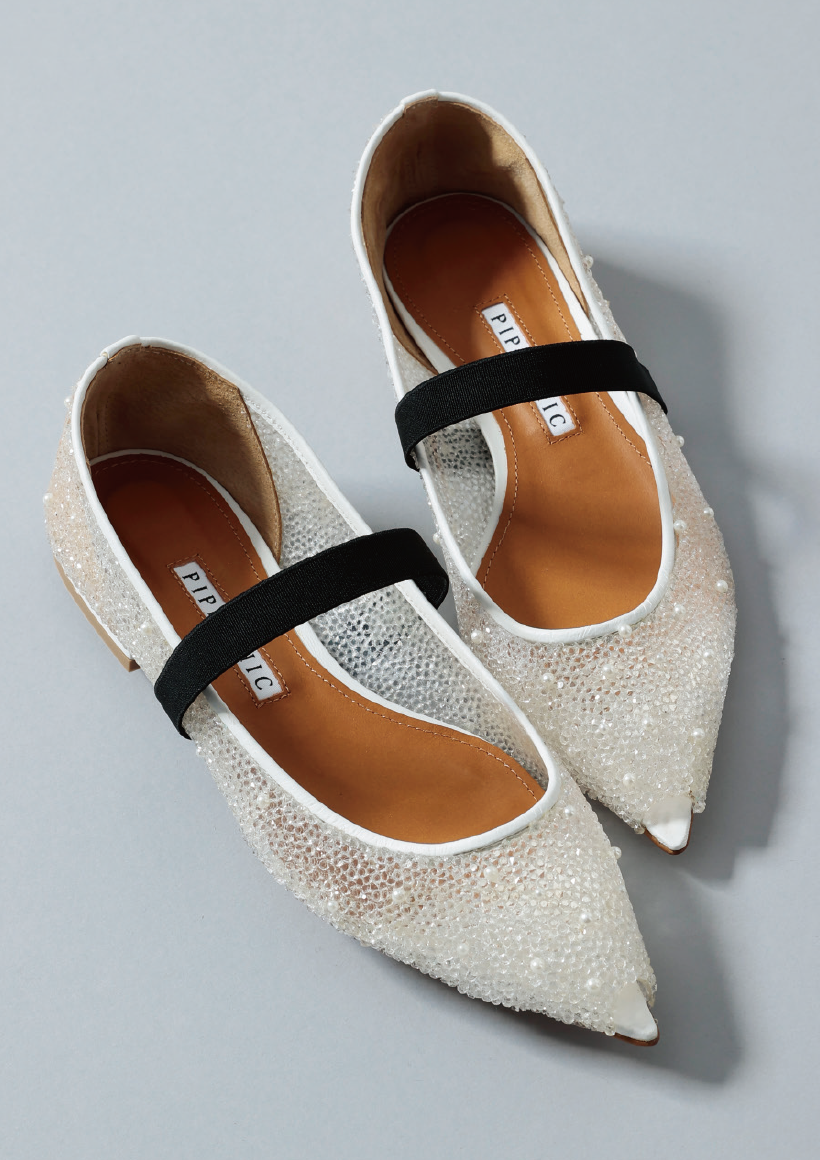 大人は楽なオシャレがしたいからスニーカーこそ更新!きれいめ靴はローヒールをセレクト!