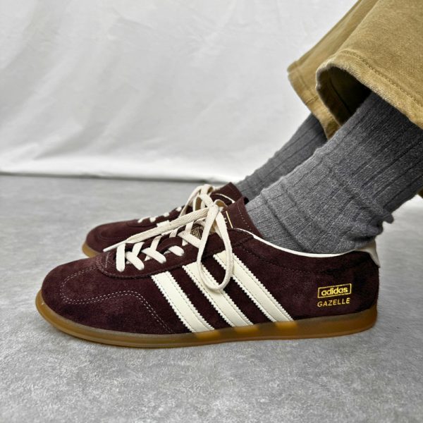 大人カジュアルは“スニーカー次第”【40代ファッション】