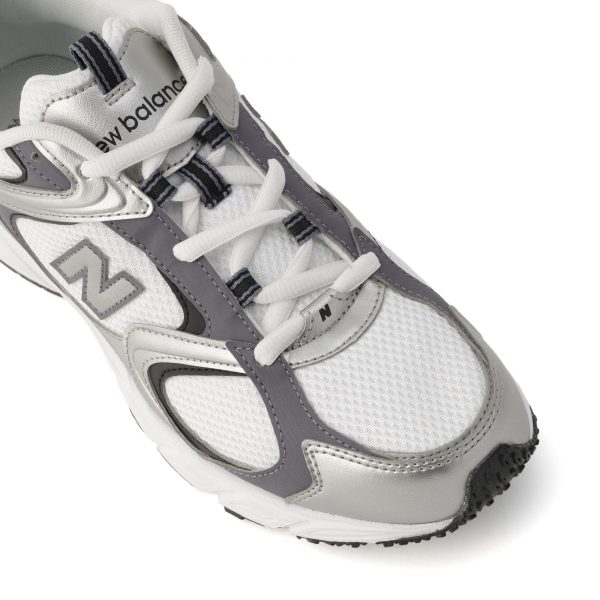 大人カジュアルは“スニーカー次第”【40代ファッション】