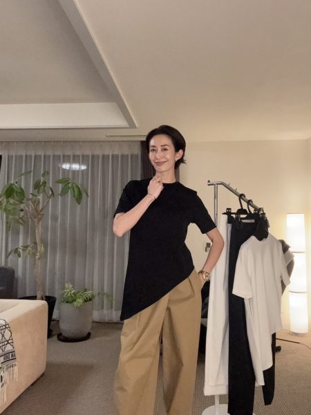 【LIVEレポート】神山まりあさんコラボアイテムを本人コメント付きで紹介｜トレンチ・Tシャツ・パンツ