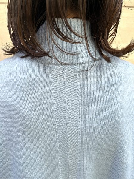 CINOH×eclat【別注】襟裏カシミヤ配色ニット¥39,600col.グレー、ブルーsize.38