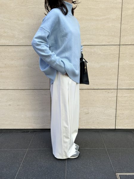 CINOH×eclat【別注】襟裏カシミヤ配色ニット¥39,600col.グレー、ブルーsize.38