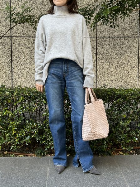 CINOH×eclat【別注】襟裏カシミヤ配色ニット¥39,600col.グレー、ブルーsize.38