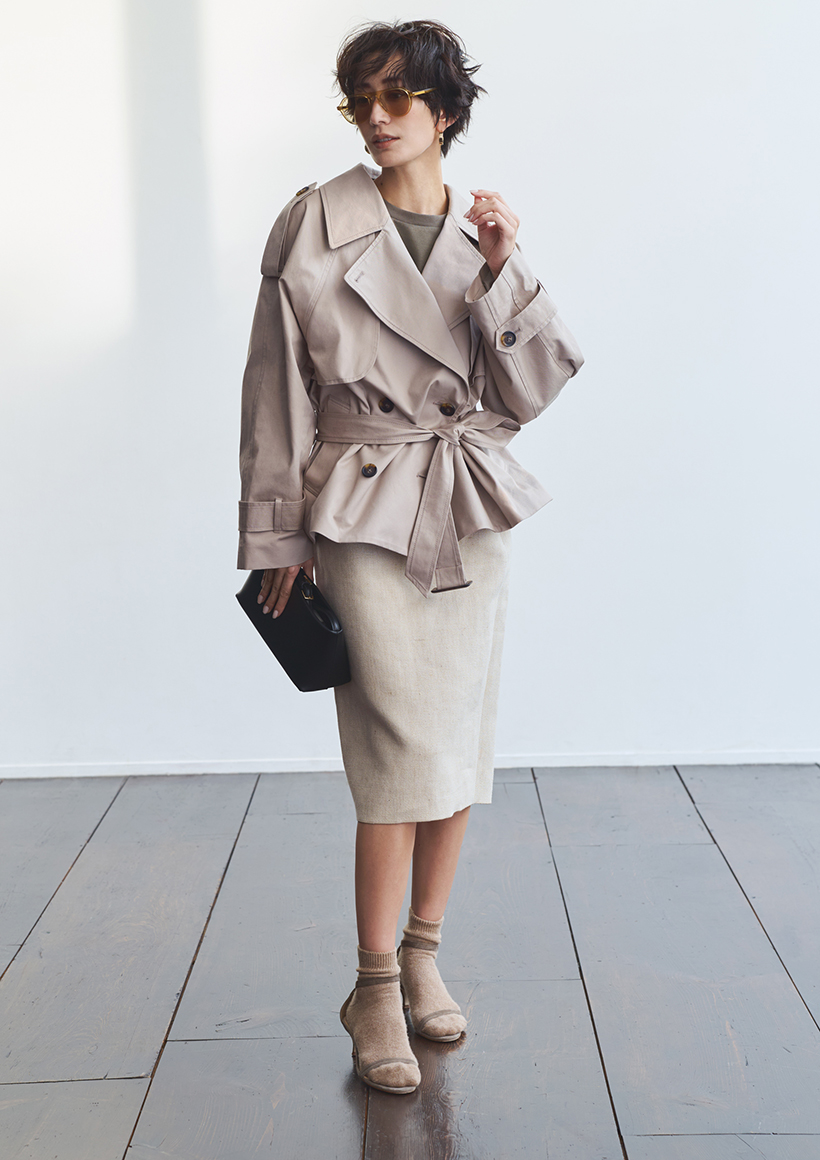 人気モデル・神山まりあさんがイチから考えたショートトレンチ・ラップパンツ・アシンメトリーTシャツ出来上がり！