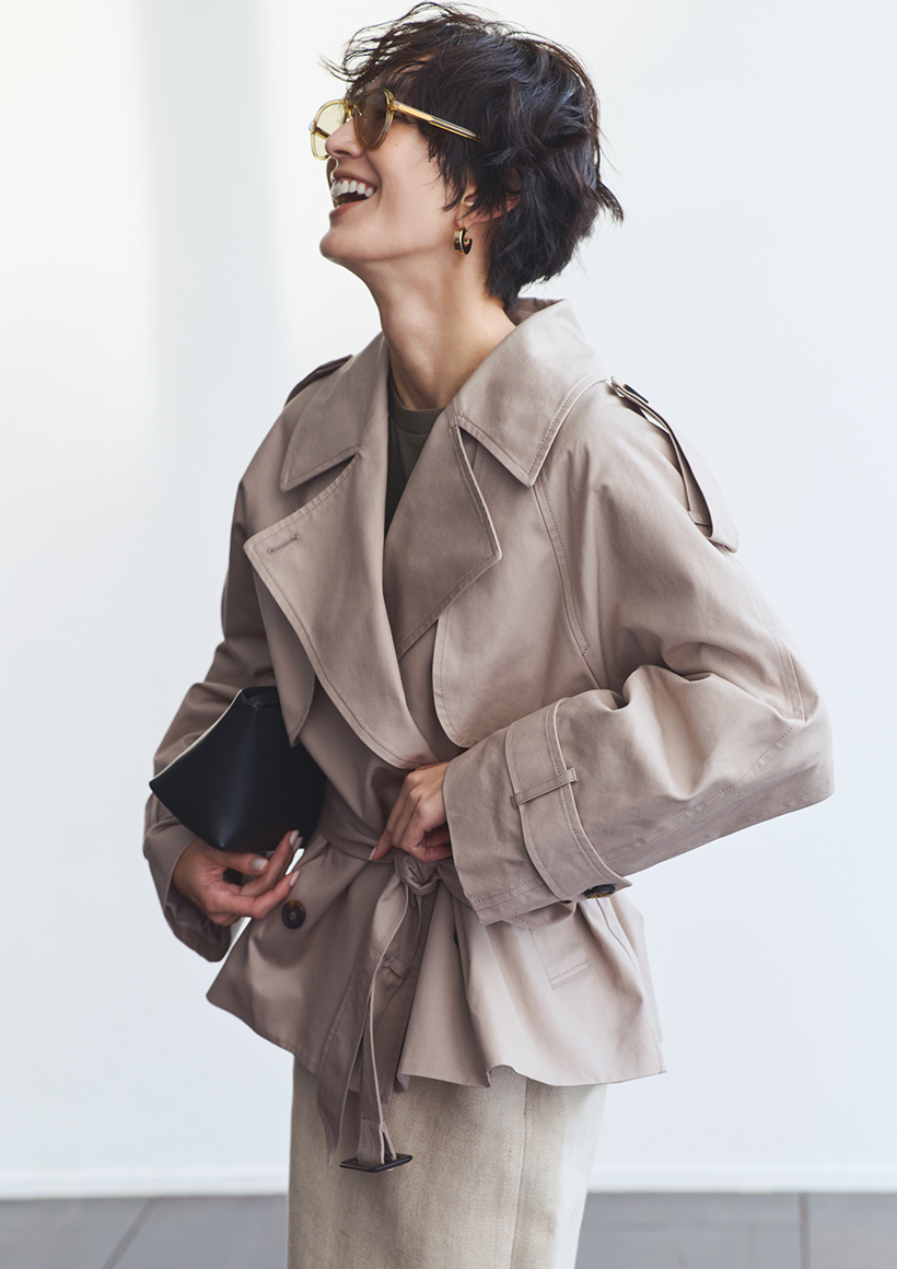 人気モデル・神山まりあさんがイチから考えたショートトレンチ・ラップパンツ・アシンメトリーTシャツ出来上がり！