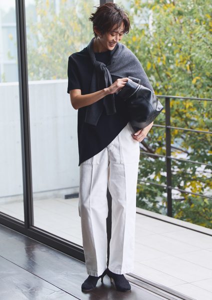 人気モデル・神山まりあさんがイチから考えたショートトレンチ・ラップパンツ・アシンメトリーTシャツ出来上がり！