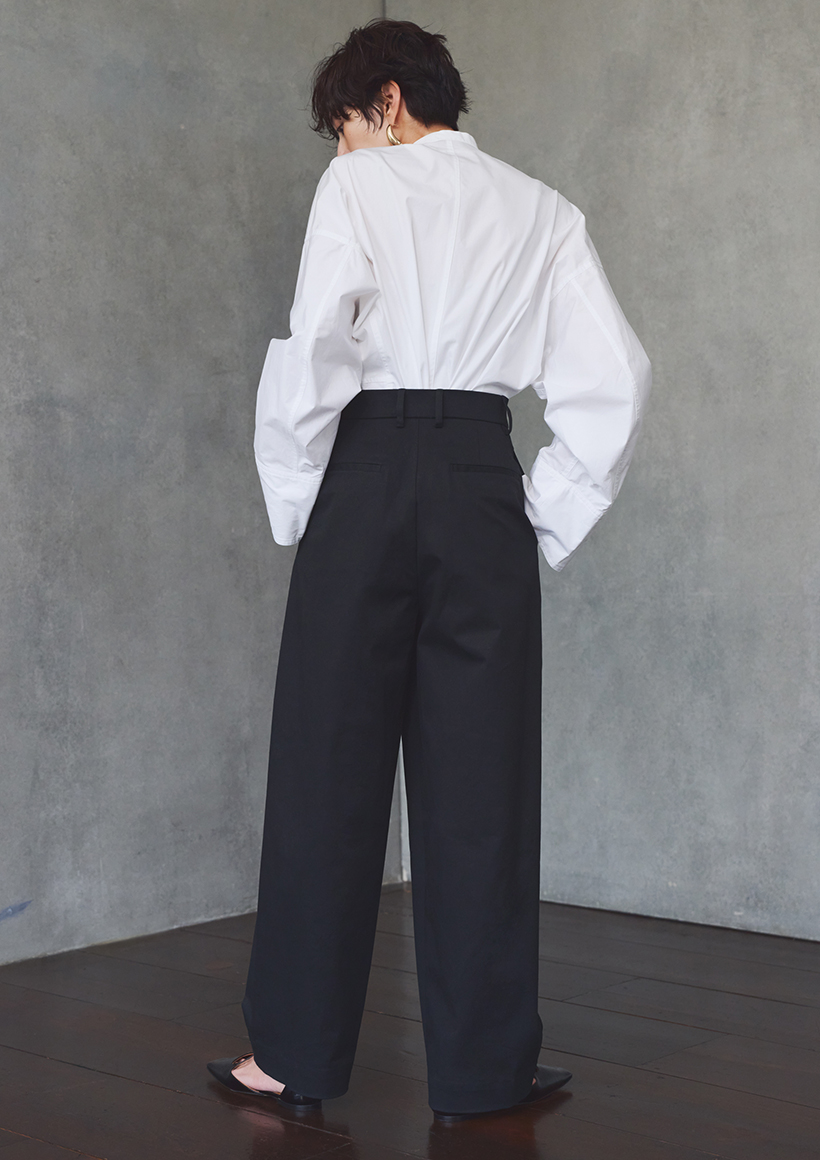 人気モデル・神山まりあさんがイチから考えたショートトレンチ・ラップパンツ・アシンメトリーTシャツ出来上がり！