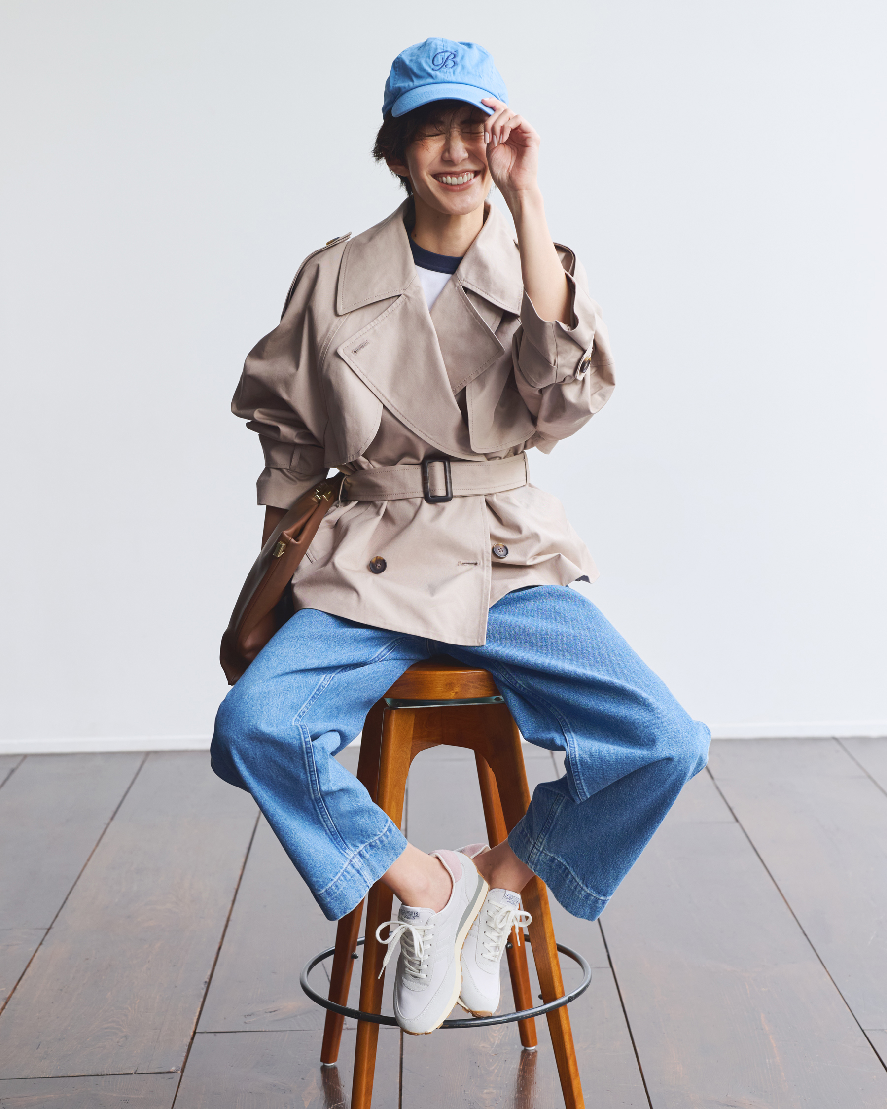 【LIVEレポート】神山まりあさんコラボアイテムを本人コメント付きで紹介｜トレンチ・Tシャツ・パンツ