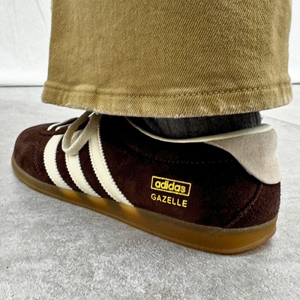 大人カジュアルは“スニーカー次第”【40代ファッション】