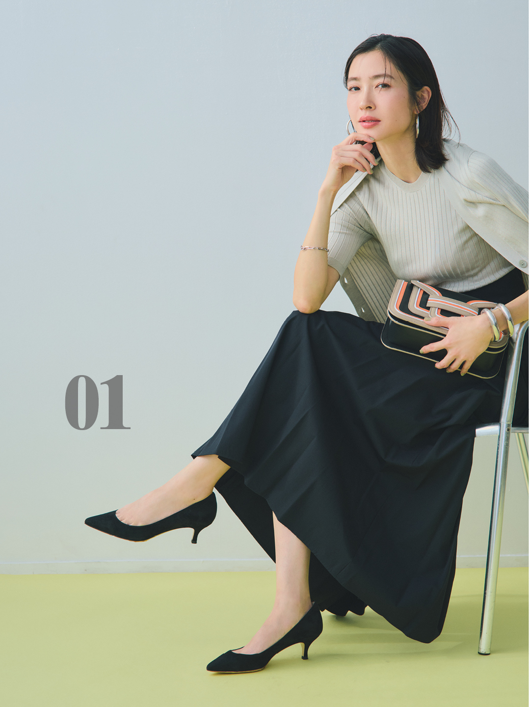 ネブローニのスエードパンプス5cmヒールコーデ