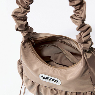 OUTDOOR PRODUCTS×LEE100人隊おでかけ部別注「可愛げ２wayギャザーショルダー」完成！