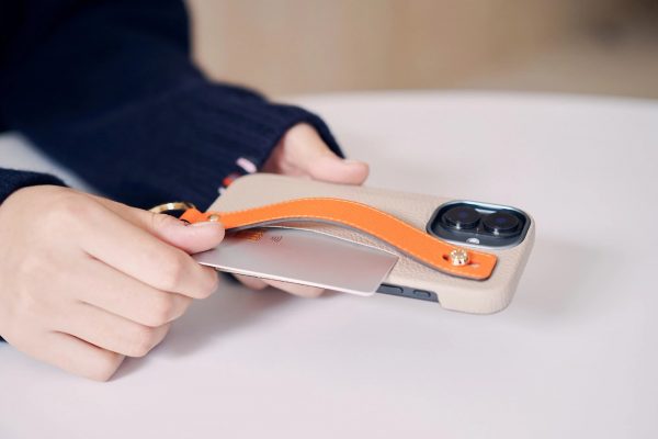 BONAVENTURA【SPURSHOP別注】iPhone 16スマートフォンケース￥22,000