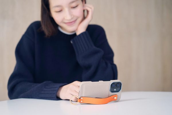 BONAVENTURA【SPURSHOP別注】iPhone 16スマートフォンケース￥22,000