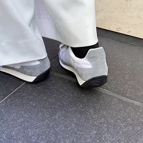 【50代 春スニーカー】PATRICK別注の美配色を解説＆大人の旬コーデ2選