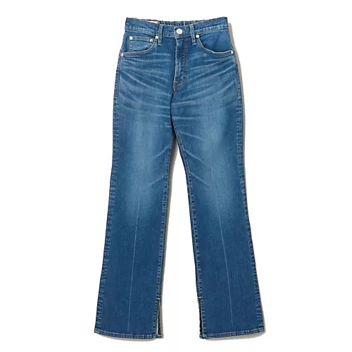 淡色で魅せる、品よく整う大人の冬~春ニット 「CINOH×eclat/【別注】襟裏カシミヤ配色ニット」【50代ファッション】