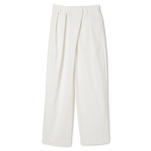 通勤にも休日のお出かけにも頼れる「華やぎトップス」BEST4【40代ファッション】