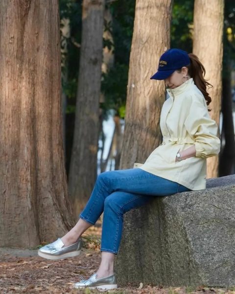 【エクラ 華組 法村麻起子さん】春を軽やかに纏う「E by eclat・撥水スタンドカラーブルゾン」