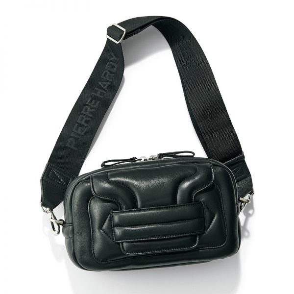 【40代・50代 春ファッション】「軽やかリッチ」なカジュアル服 アウター、スニーカー他éclat2026年4月号特集