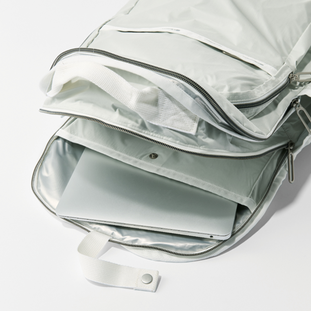 レスポートサックのESSENTIAL CARRYALL BP close up!