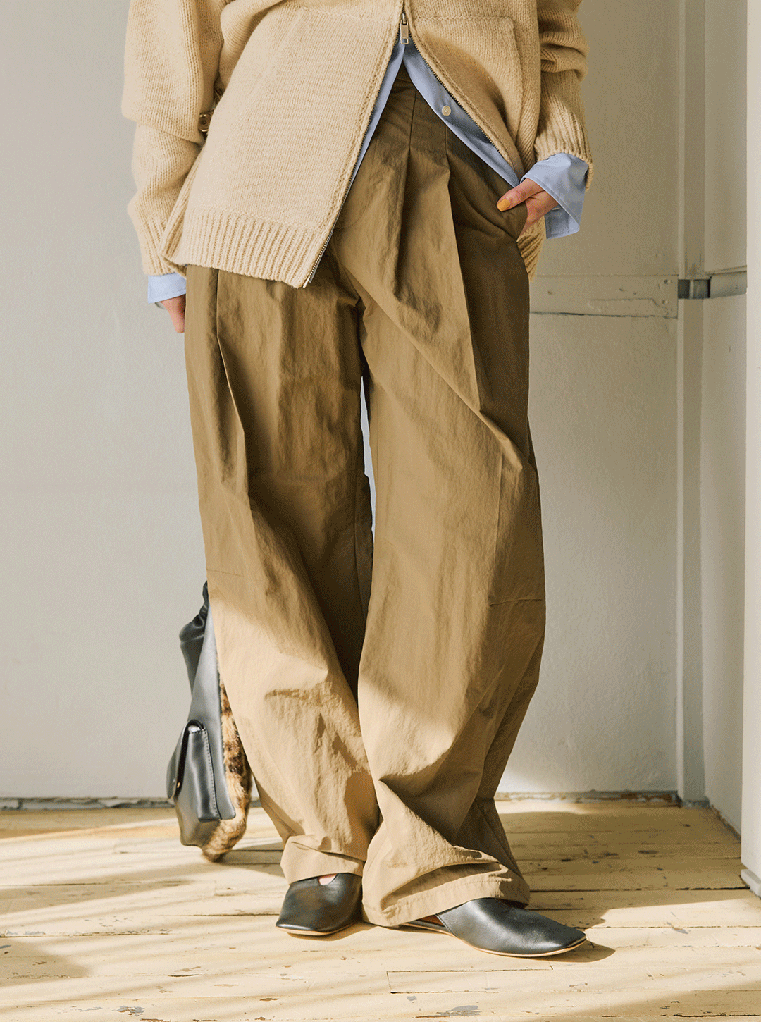 【suadeo】この春、大人を救う神パンツ、合言葉はカーヴィー！| GOOD THINGS Vol.100