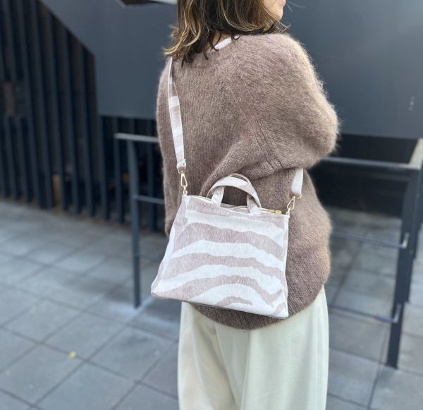 通勤も週末もしゃれ見え！4万円台以下の“軽量バッグ”5選【40代ファッション】