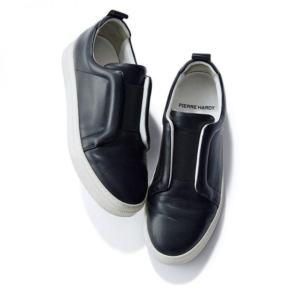 【40代・50代 春ファッション】「軽やかリッチ」なカジュアル服 アウター、スニーカー他éclat2026年4月号特集