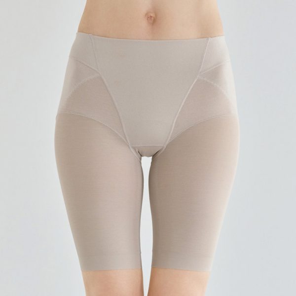 平たいお尻をキュッと底上げする「ローライズらくちんガードル」が完成！ éclat2026年4月号特集