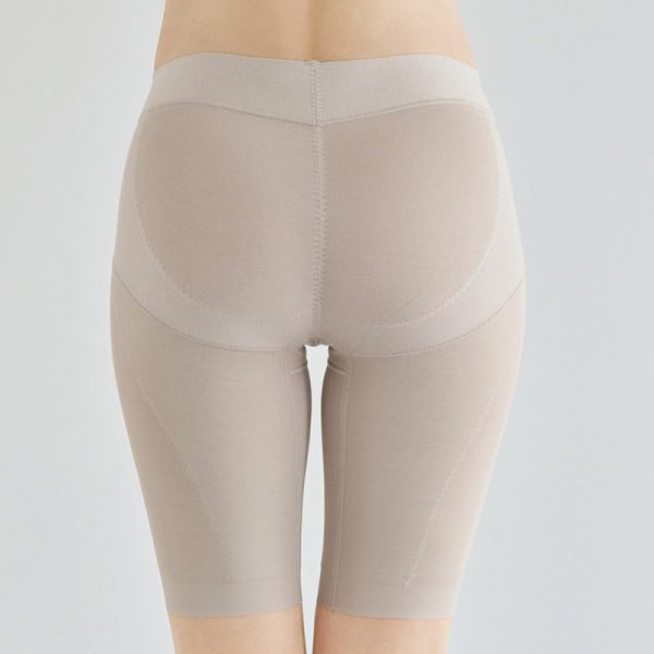 平たいお尻をキュッと底上げする「ローライズらくちんガードル」が完成！ éclat2026年4月号特集