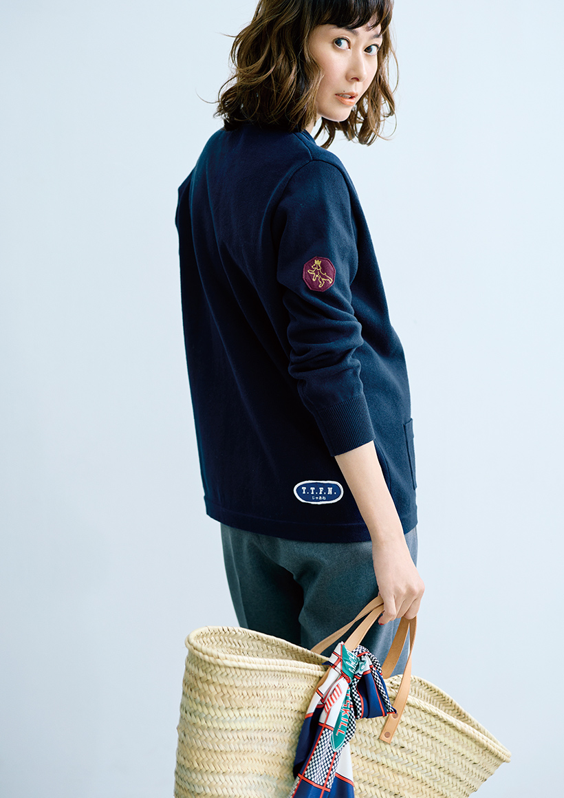 田丸麻紀さんが着る「マディソンブルー」の春の格上げ服