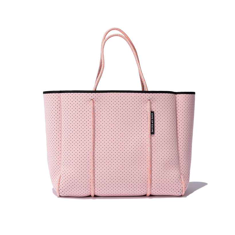 「あってよかった！」の便利と自信をくれる旅ウエアと旅バッグ