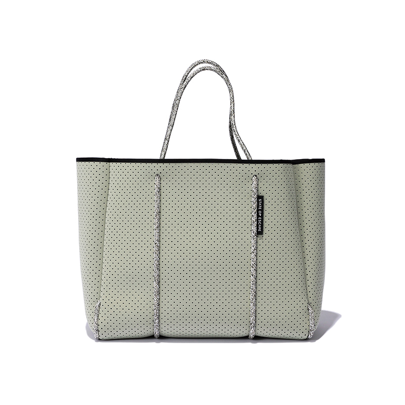 「あってよかった！」の便利と自信をくれる旅ウエアと旅バッグ