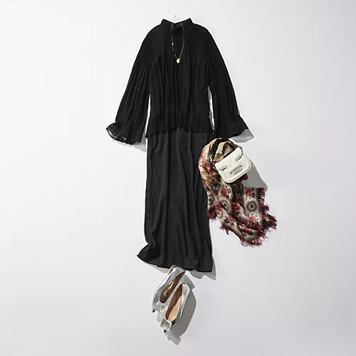 Col Pierrotプリーツブラウス￥53,900