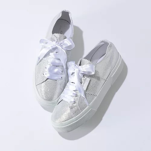 足元から春めく、今買うべきスニーカー10選