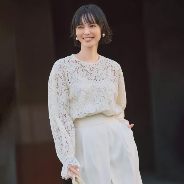 大人のスタイルが決まる、名品シャツ・ブラウス10選【40代ファッション】