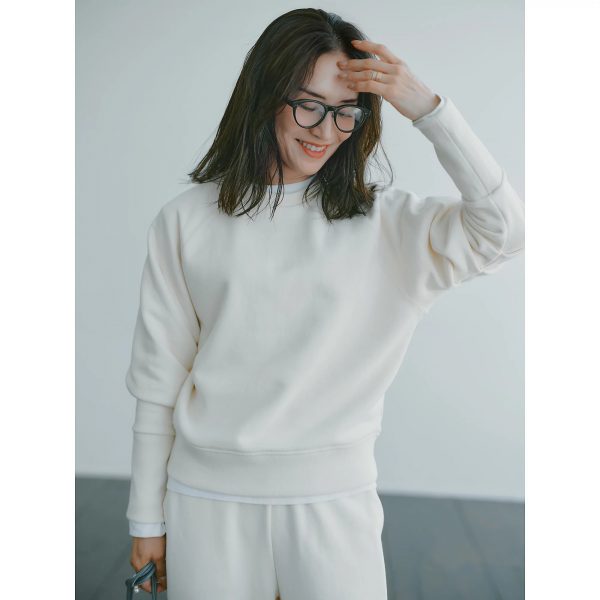 suadeo【亀恭子さんコラボ】カーヴィスリーブスウェット￥15,400