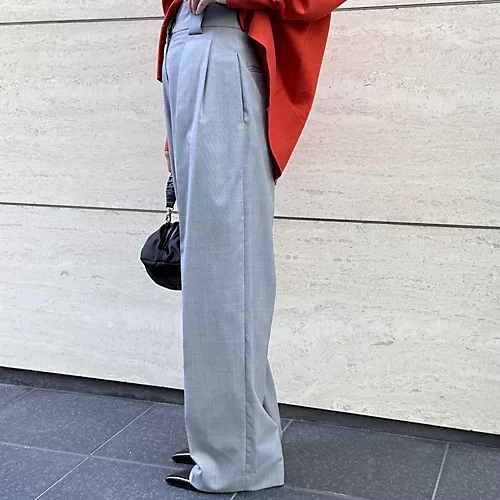 CINOH×eclat【宮崎桃代さん別注】タックパンツ￥39,600