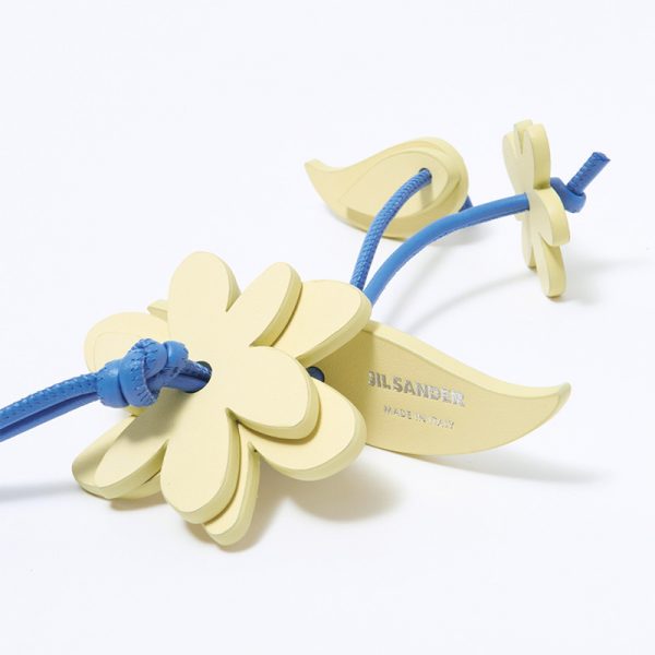 【50代 ファッション小物】ジル サンダー可憐なチャームに魅せられて éclat2026年5月号特集