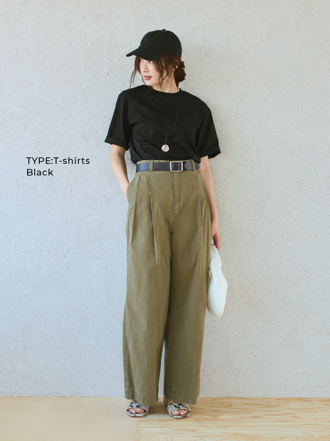 エムセブンデイズの渾身のパックTシャツコーデ BLACK