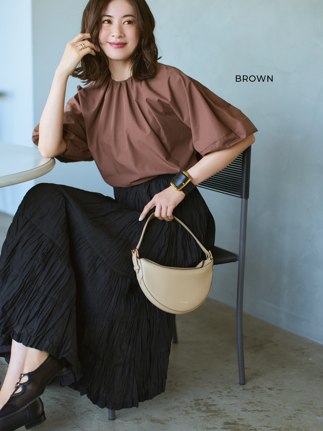 エムセブンデイズの【洗える】布帛ドッキングTシャツコーデ